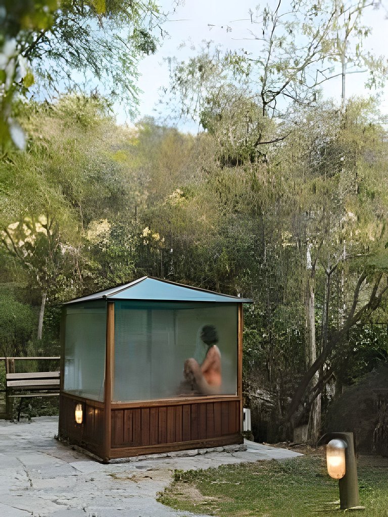 Casa de fazenda com rio, sauna e lareira