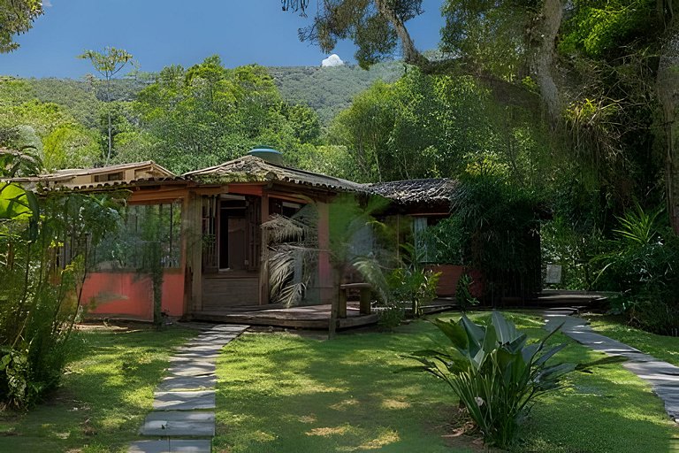 Casa pé na areia com acesso só de barco