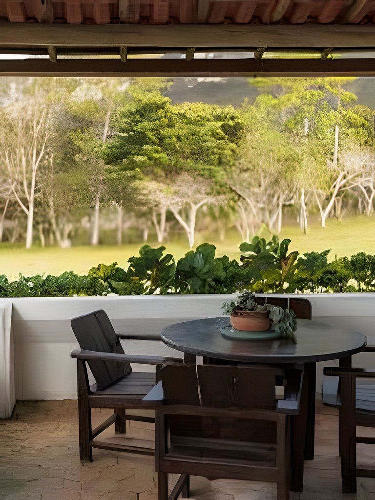 Casa de fazenda com piscina e vista para o Sincorá